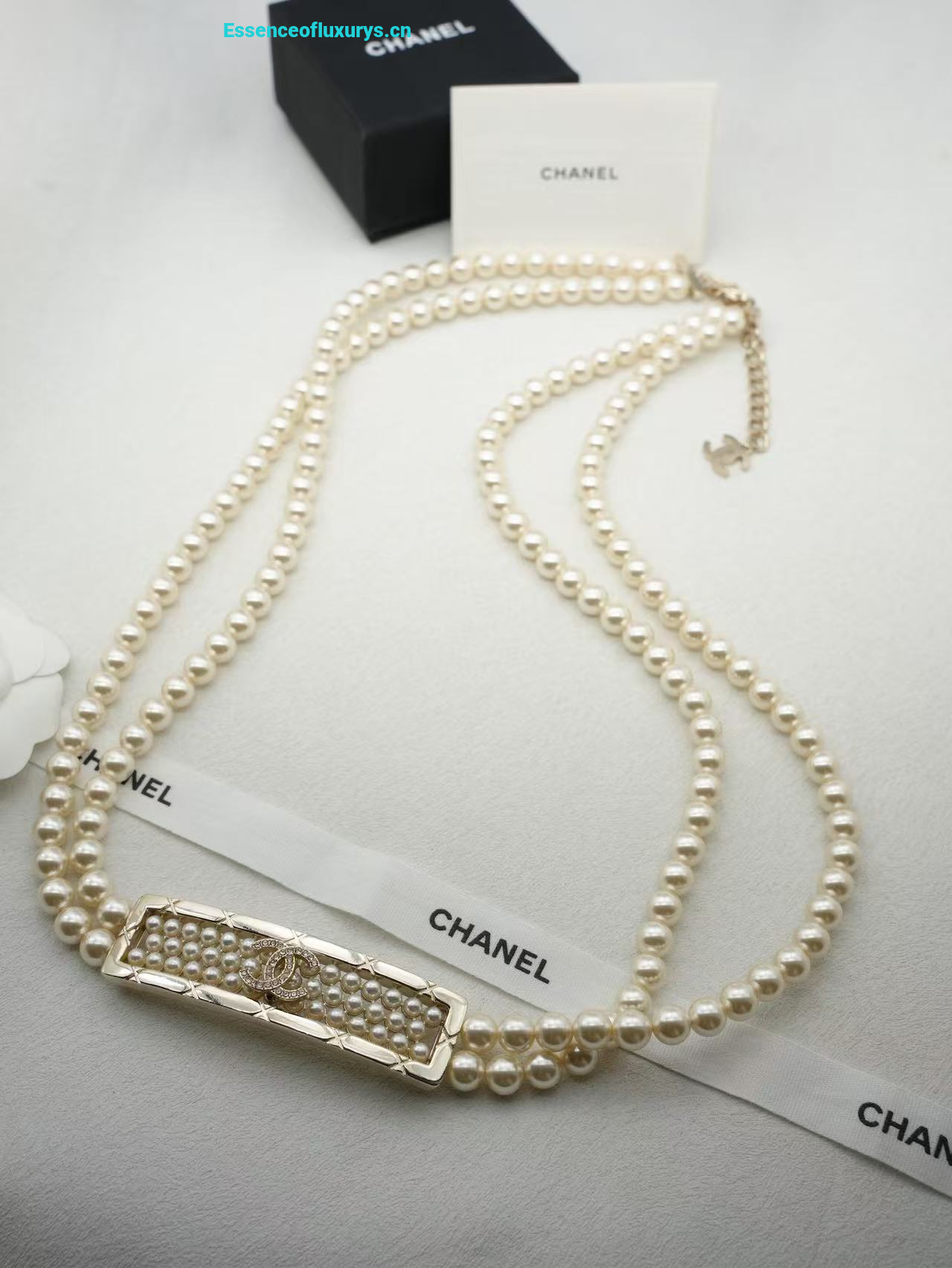 Chanel CC Logo Pearls Belt