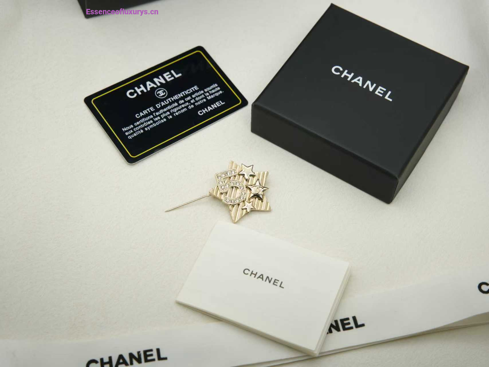 Chanel Gold Metal Stars Brooch