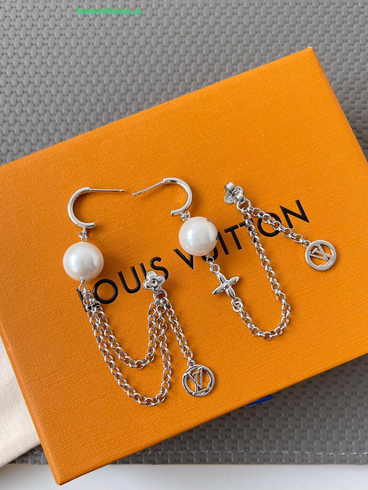 Louis Vuitton LV Mix Chains Earrings