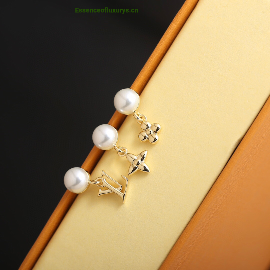 Louis Vuitton LV Pearl River Earrings