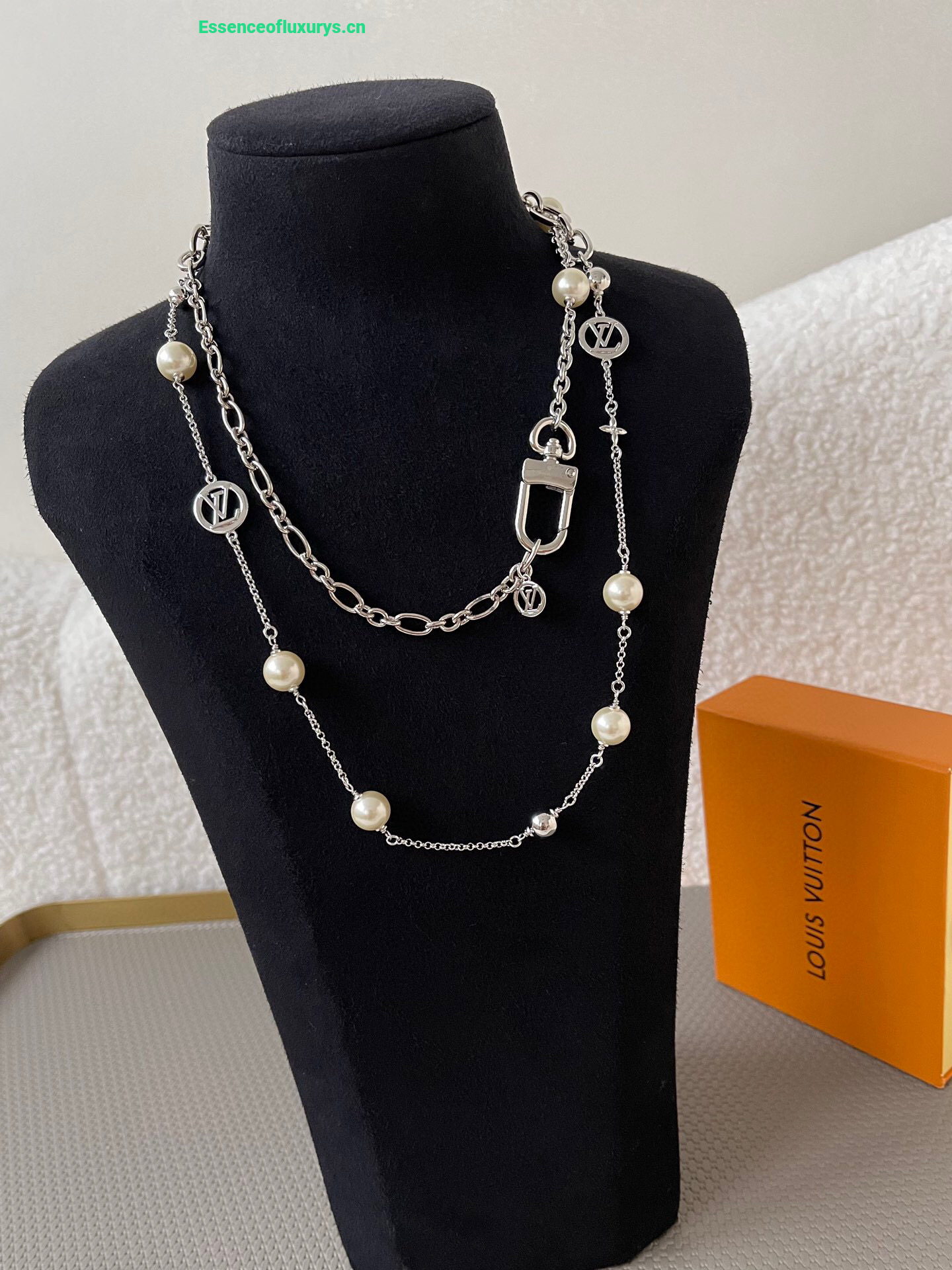Louis Vuitton Midnight Pearls Necklaces