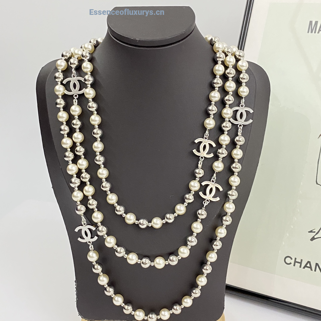 Chanel CC Logo Pearls Necklaces