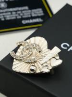Chanel Gold Metal CC Heart Brooch