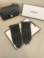Chanel Coco CC Logo Black Leather Gloves